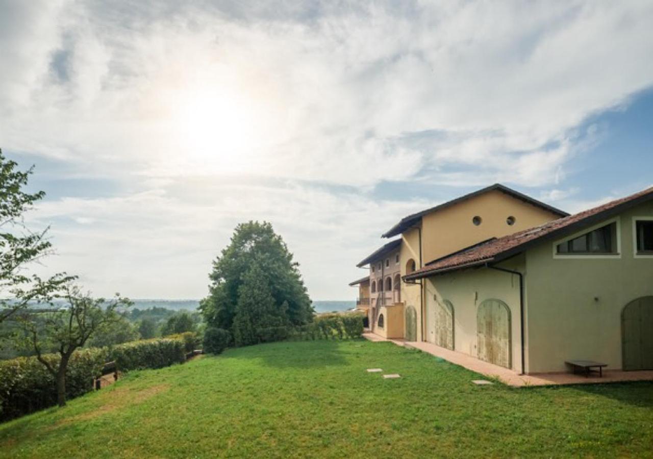 Apartamento Charming Loft Golf Club Barolo Novello Exterior foto